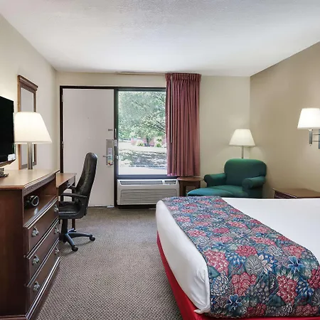 Days Inn By Wyndham Hoover Birmingham Exterior photo